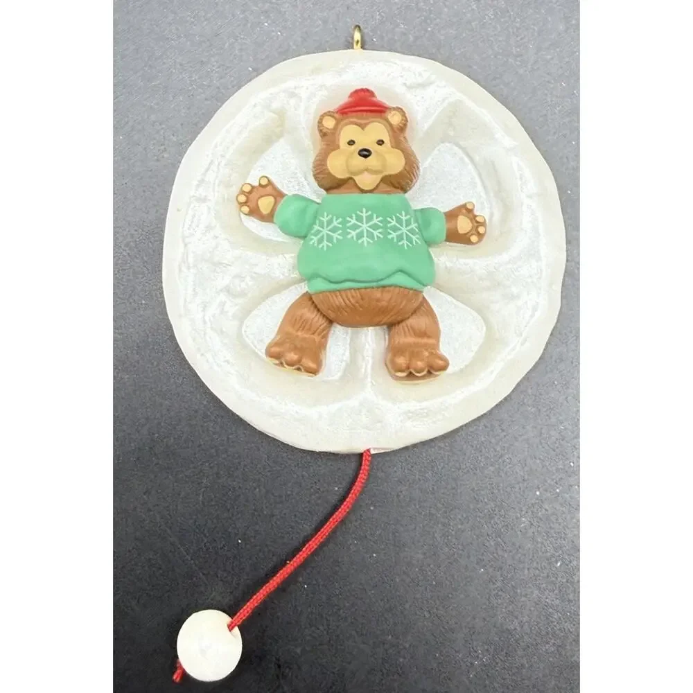 Hallmark Keepsake Ornament 1993 Snow Bear Angel Features Movement No Box Lo16